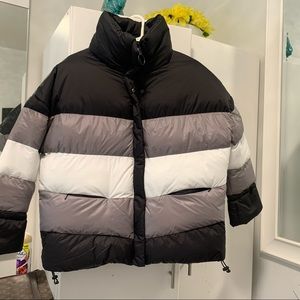 I’m Selling this beautiful stylish coat